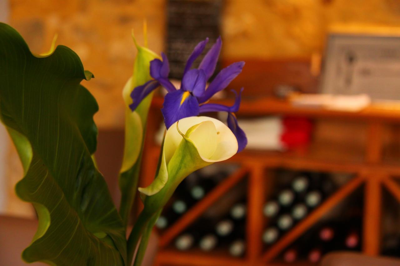 Hotel Restaurant La Traverse Cenac-et-Saint-Julien Bagian luar foto