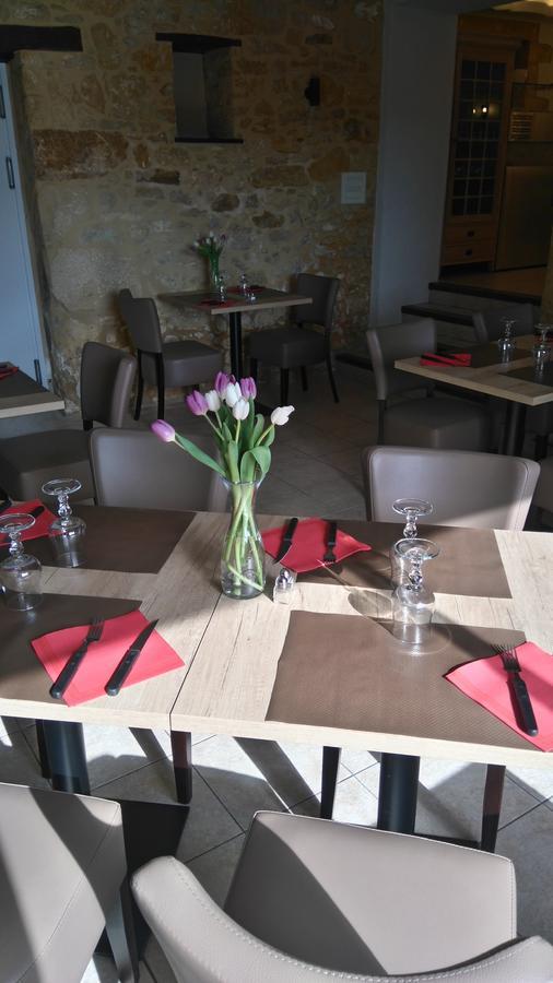 Hotel Restaurant La Traverse Cenac-et-Saint-Julien Bagian luar foto
